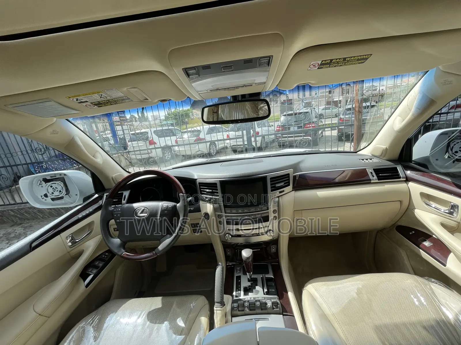 Lexus LX 570 AWD 2014 White