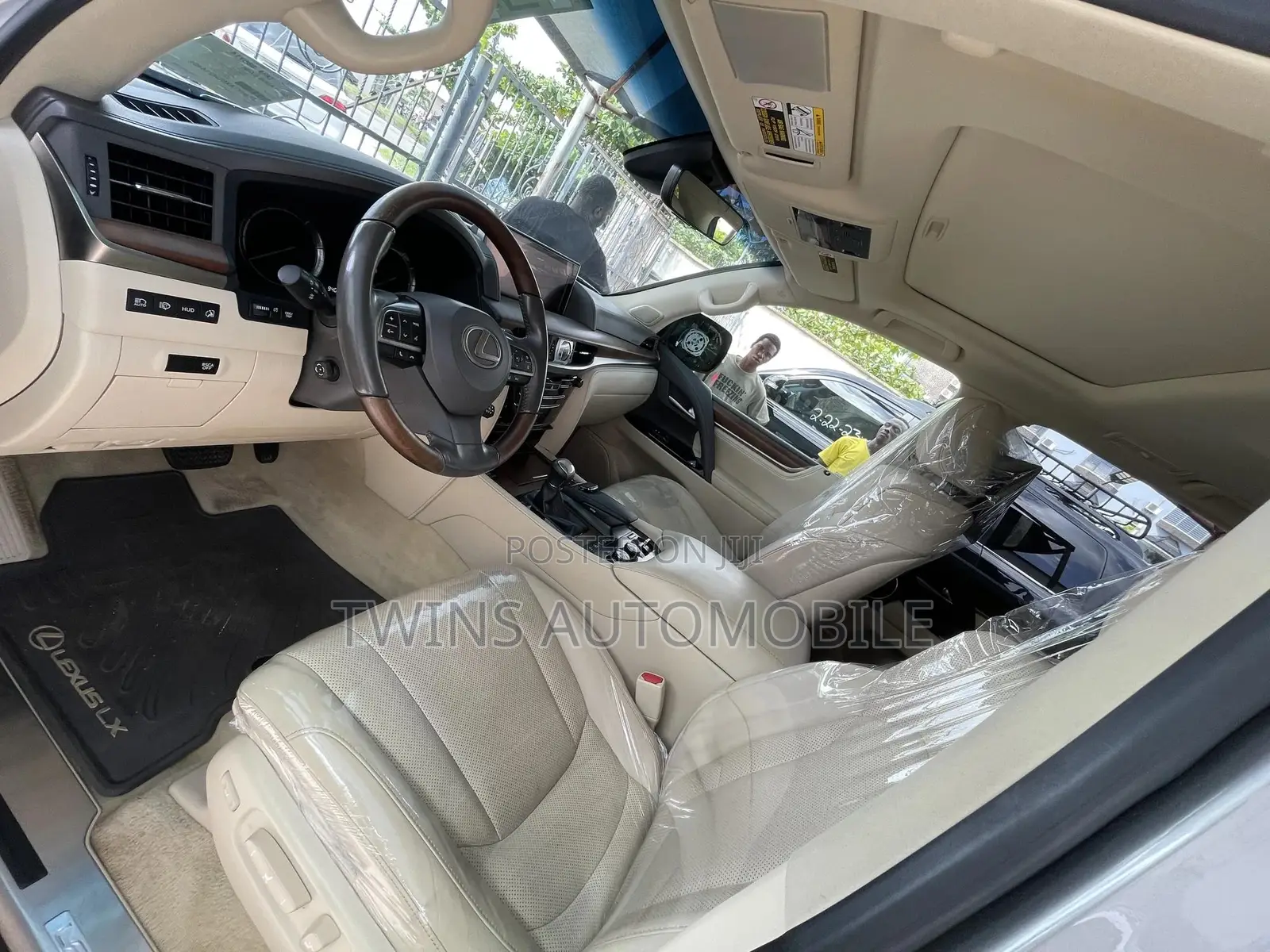 Lexus LX 570 AWD 2017 Gray