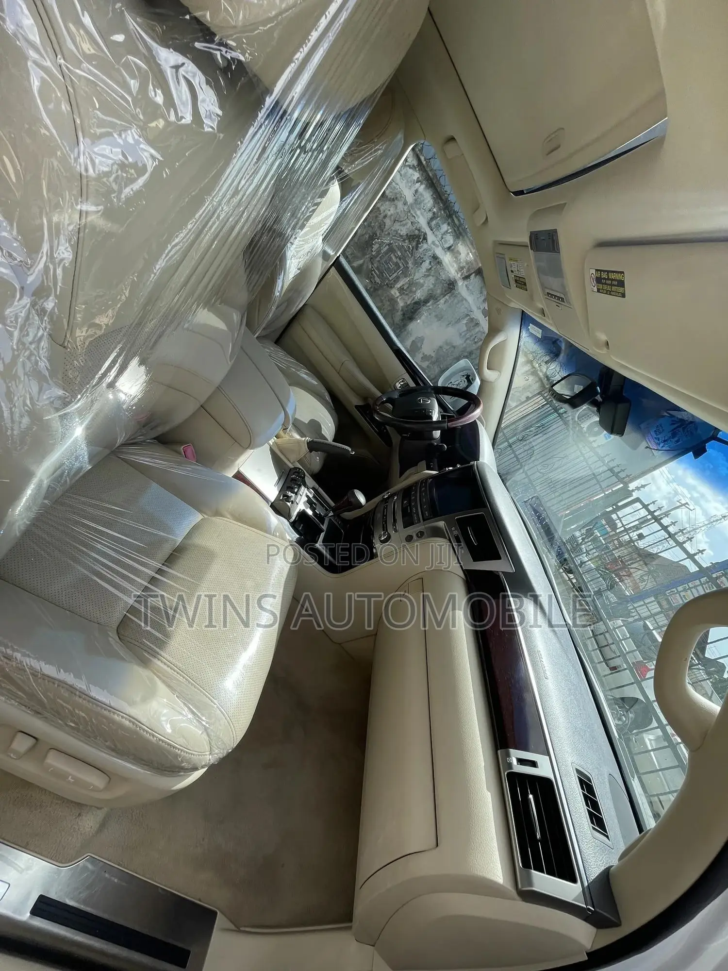 Lexus LX 570 AWD 2014 White