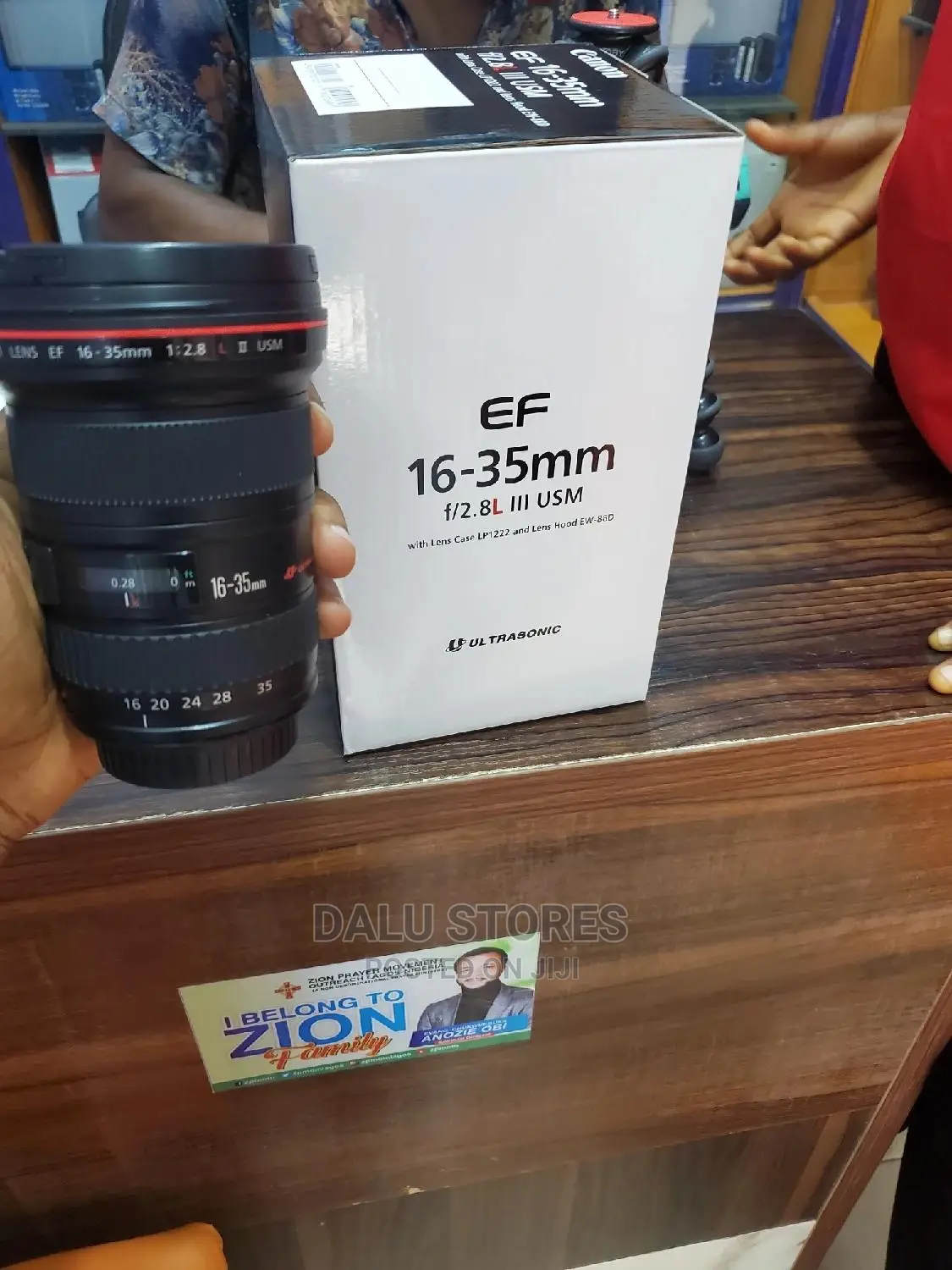 Canon Ef 16-35mm F/2.8l Iii Usm Lens
