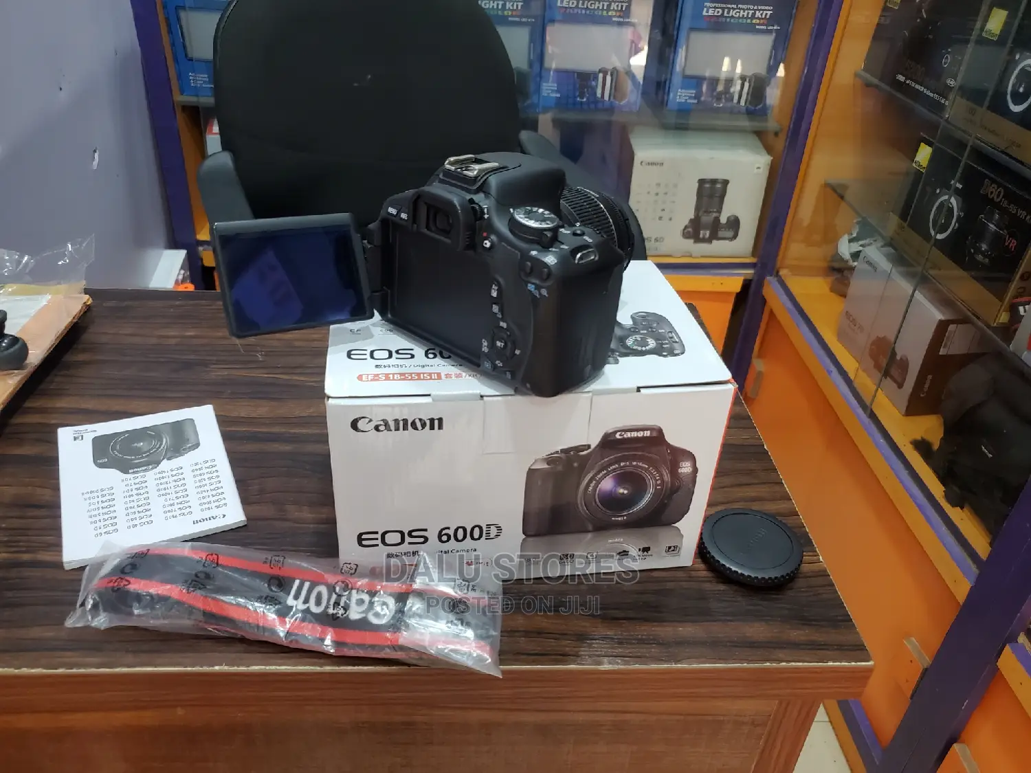 Canon Camera 600d + 18-55mm Lens