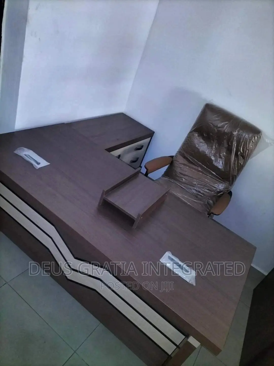 Modern Brown Office Table For Home , Office And Study Room