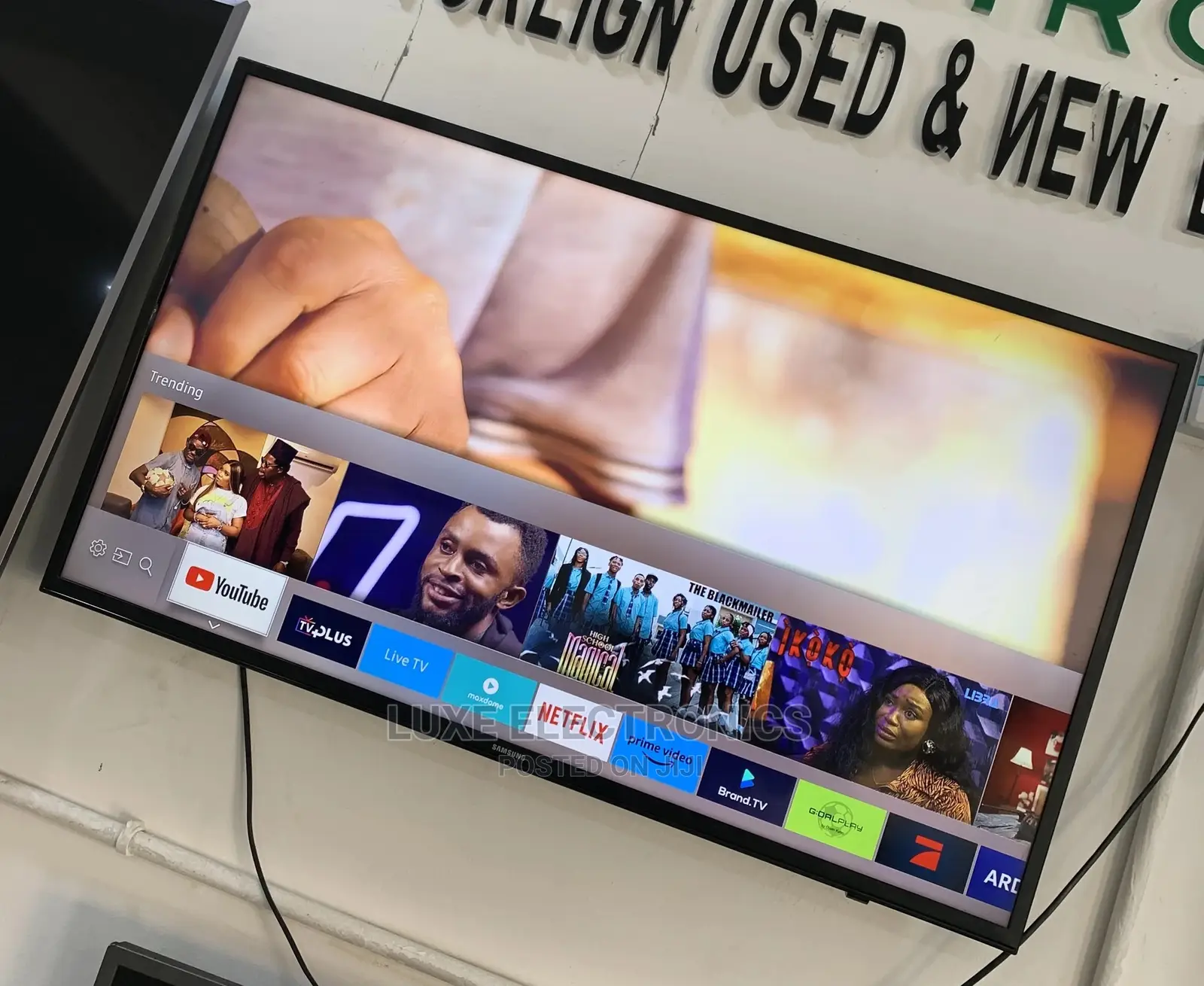 40inch Samsung Uhd HDR Smart Tv