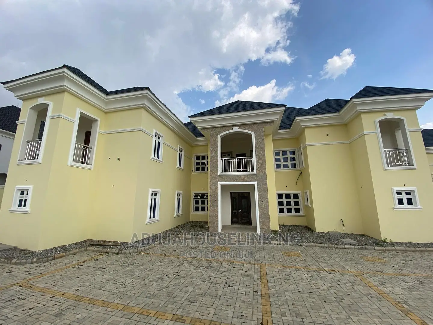 9bdrm Duplex in Katampe Extension for sale