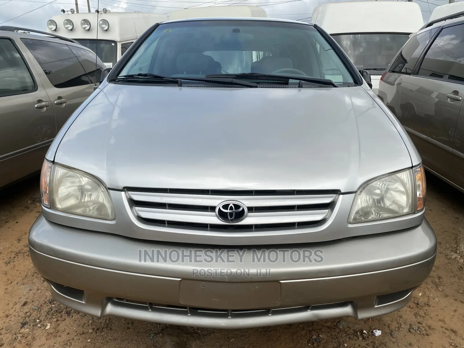 Toyota Sienna LE 2003 Gold