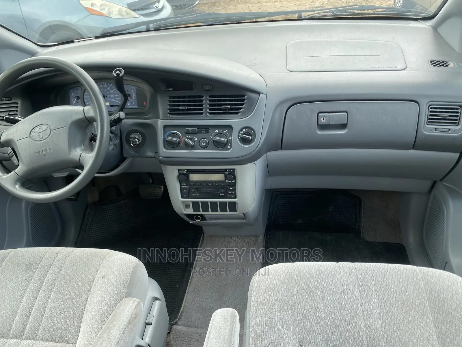 Toyota Sienna LE 2003 Gold