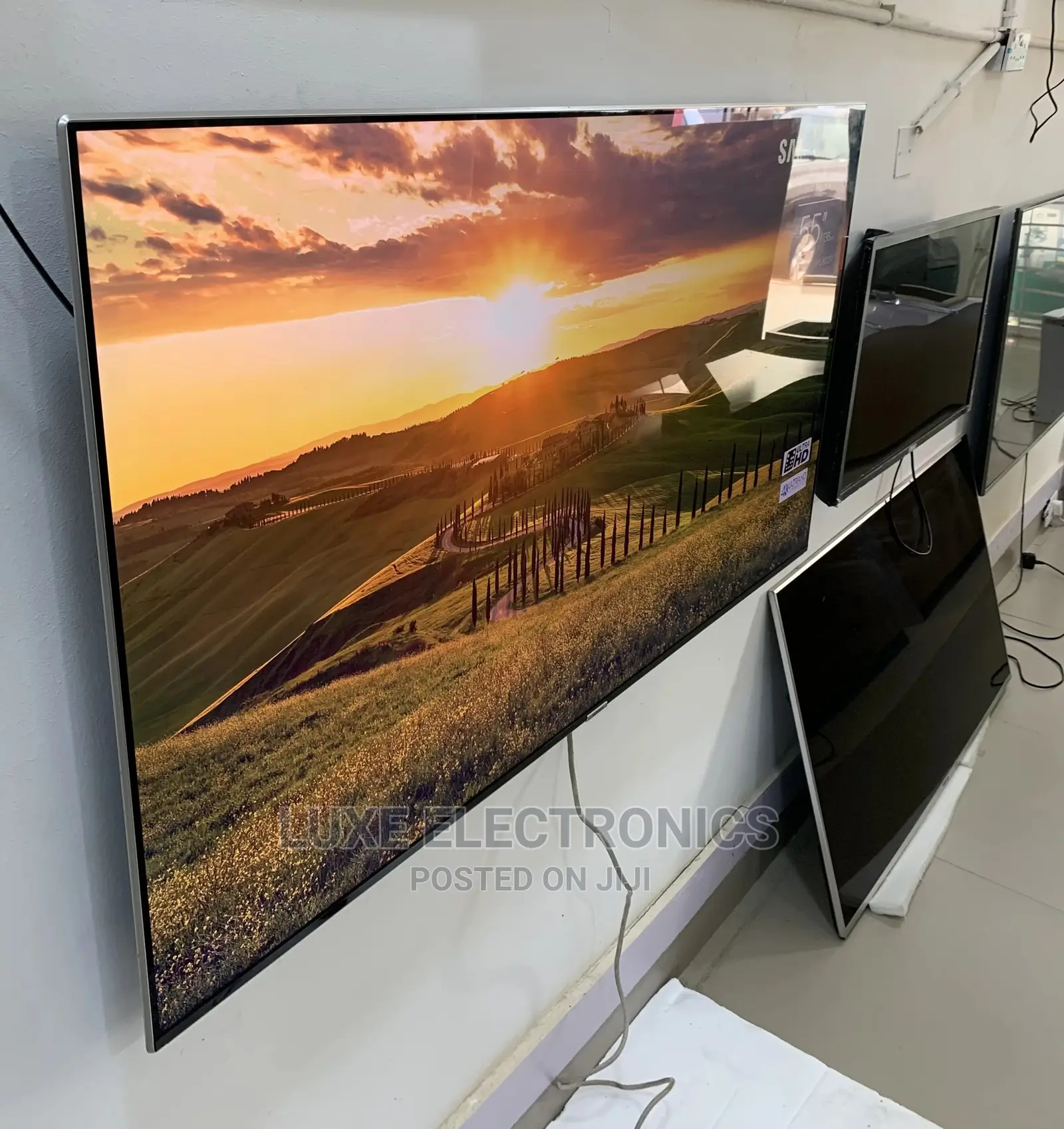 55 Inches Samsung Suhd Smart Tv With One Connect Box