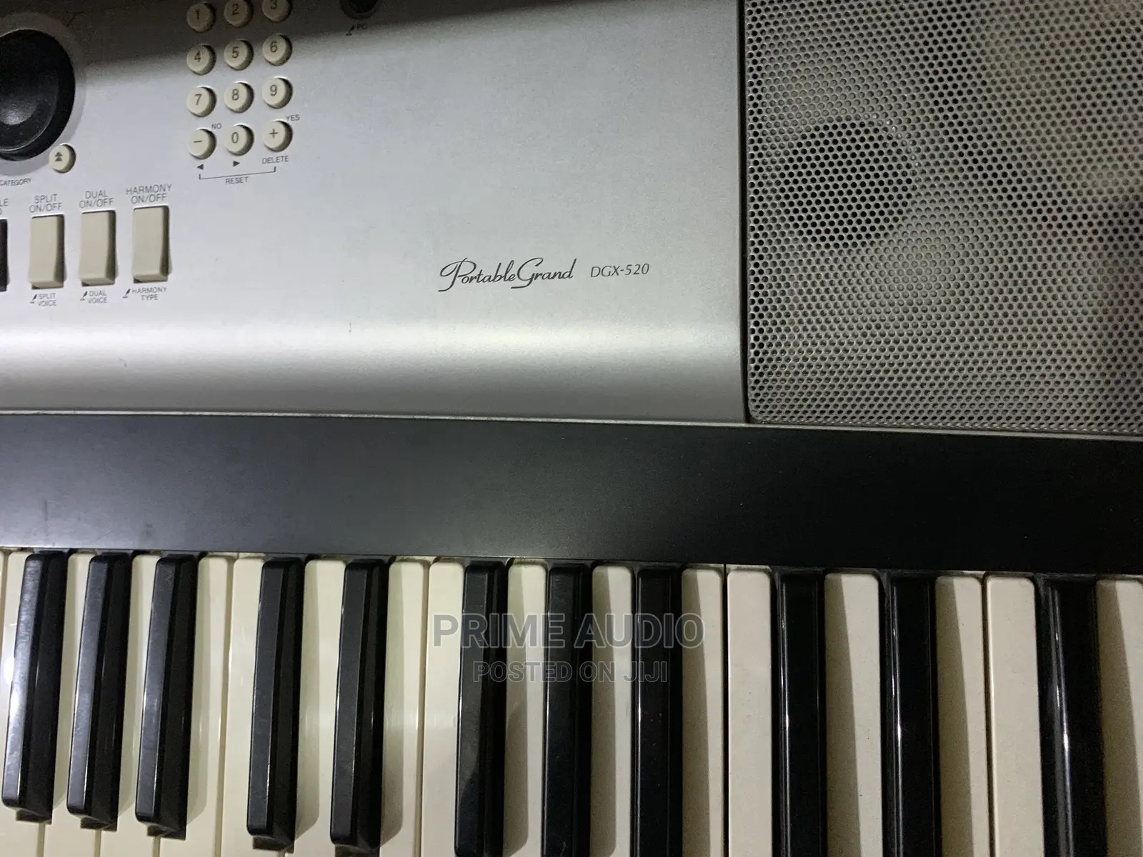 Yamaha DGX 520 Portable Grand Piano Keyboard