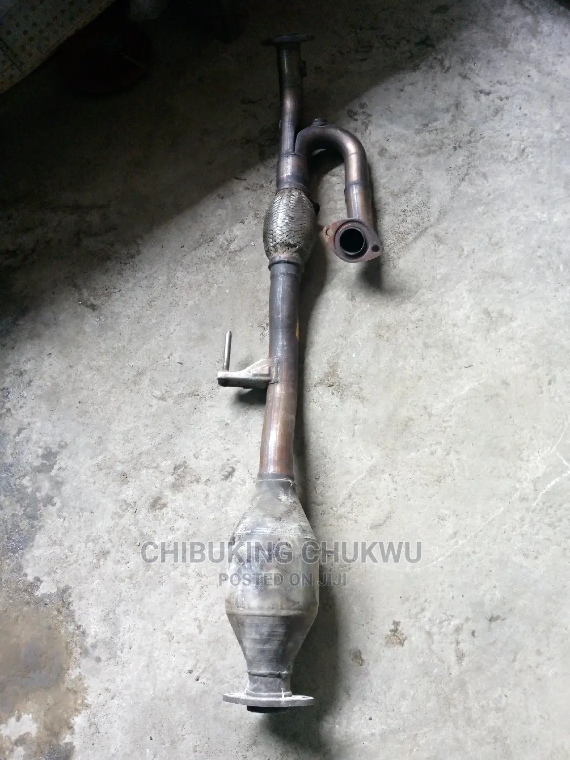 Lexus ES-350 / Camry 2:7 Center Catalyst Exhaust Pot.