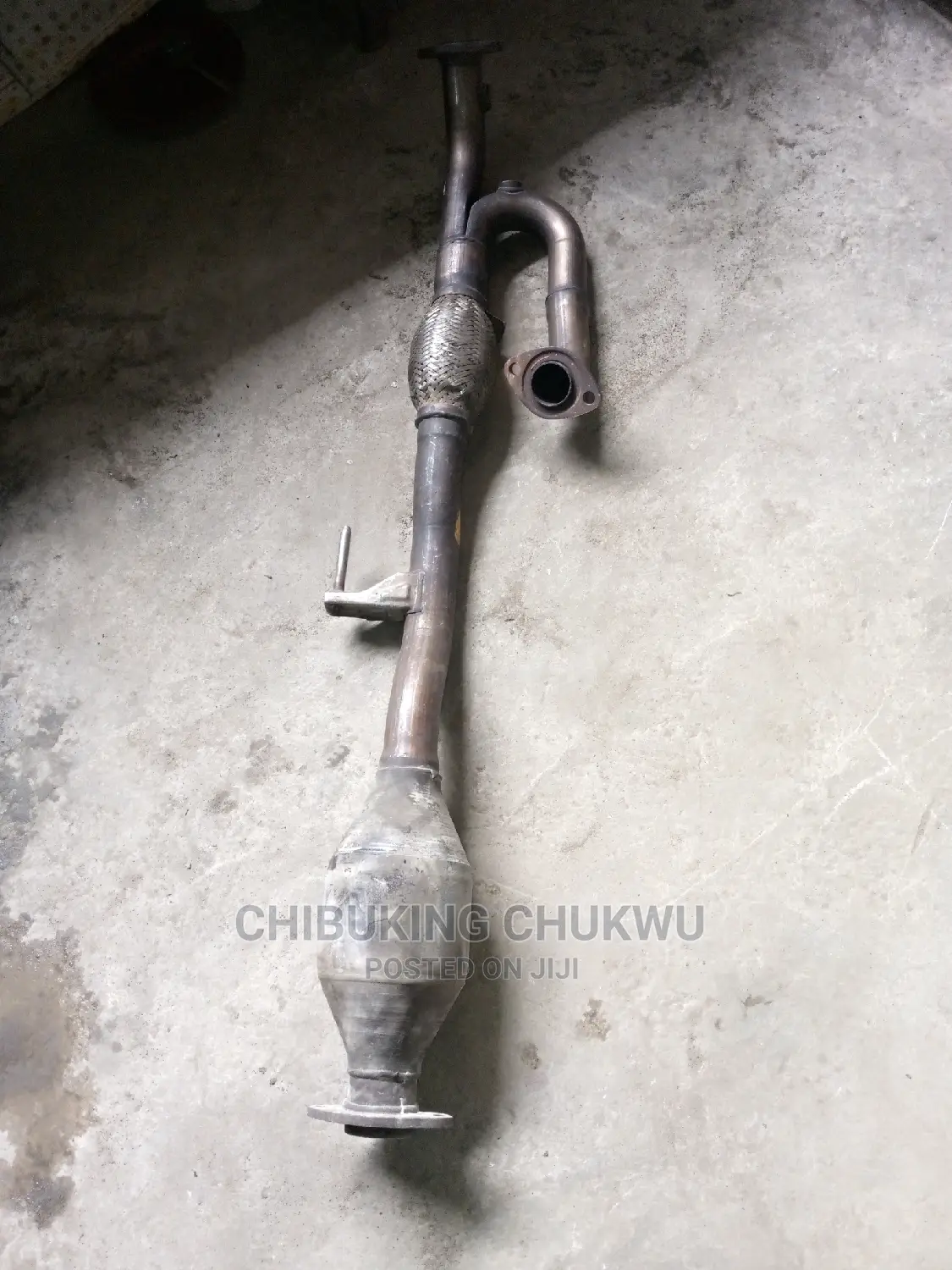 Lexus ES-350 / Camry 2:7 Center Catalyst Exhaust Pot.