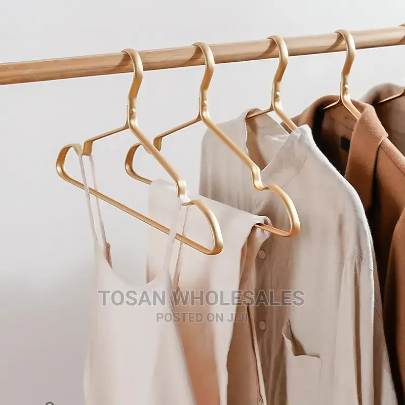 Quality Metal Clothes Hangers - 5 PCS - Gold