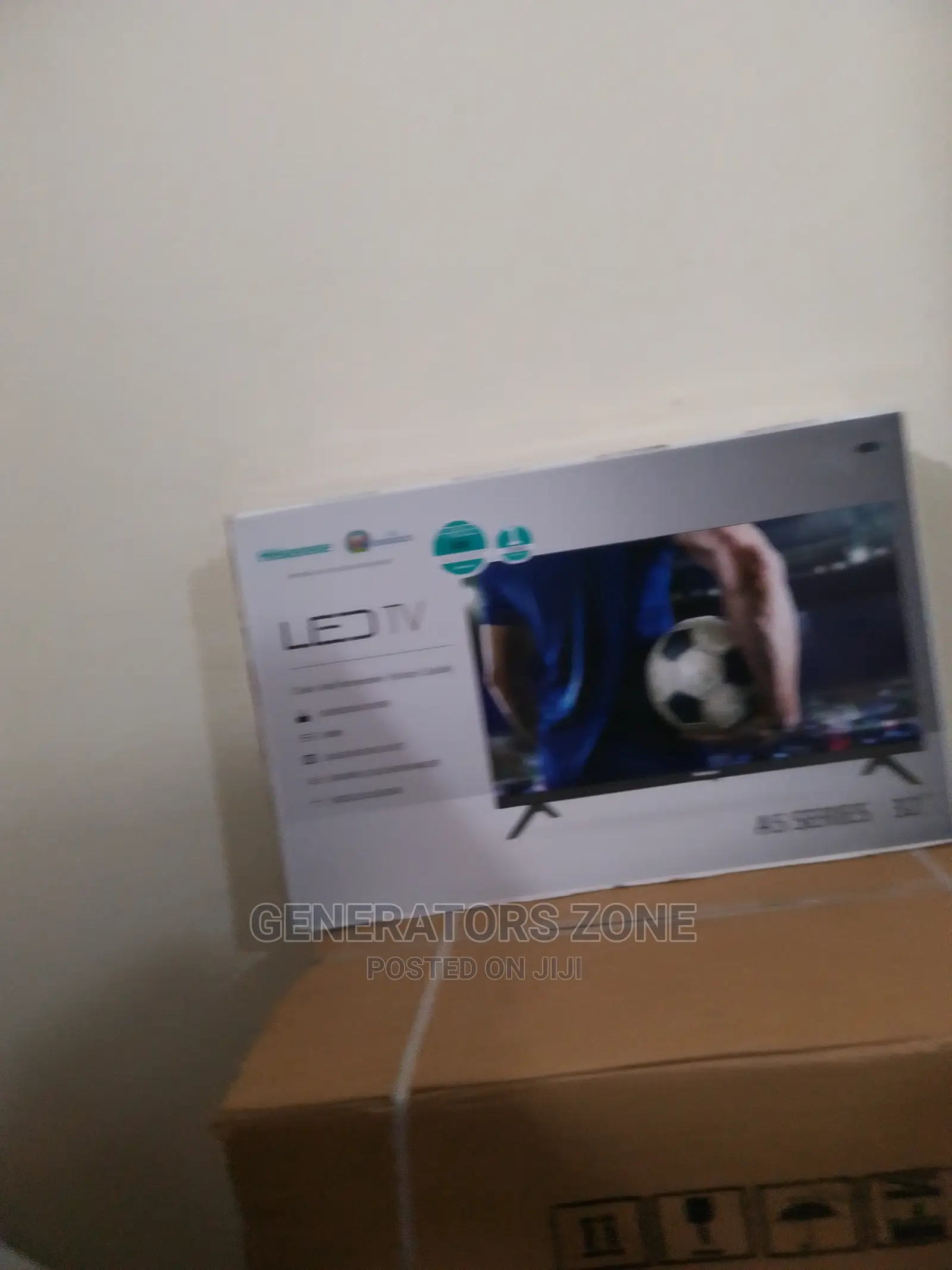 Hisense LED TV 32 Inch _32B5100H +Wall Bracket