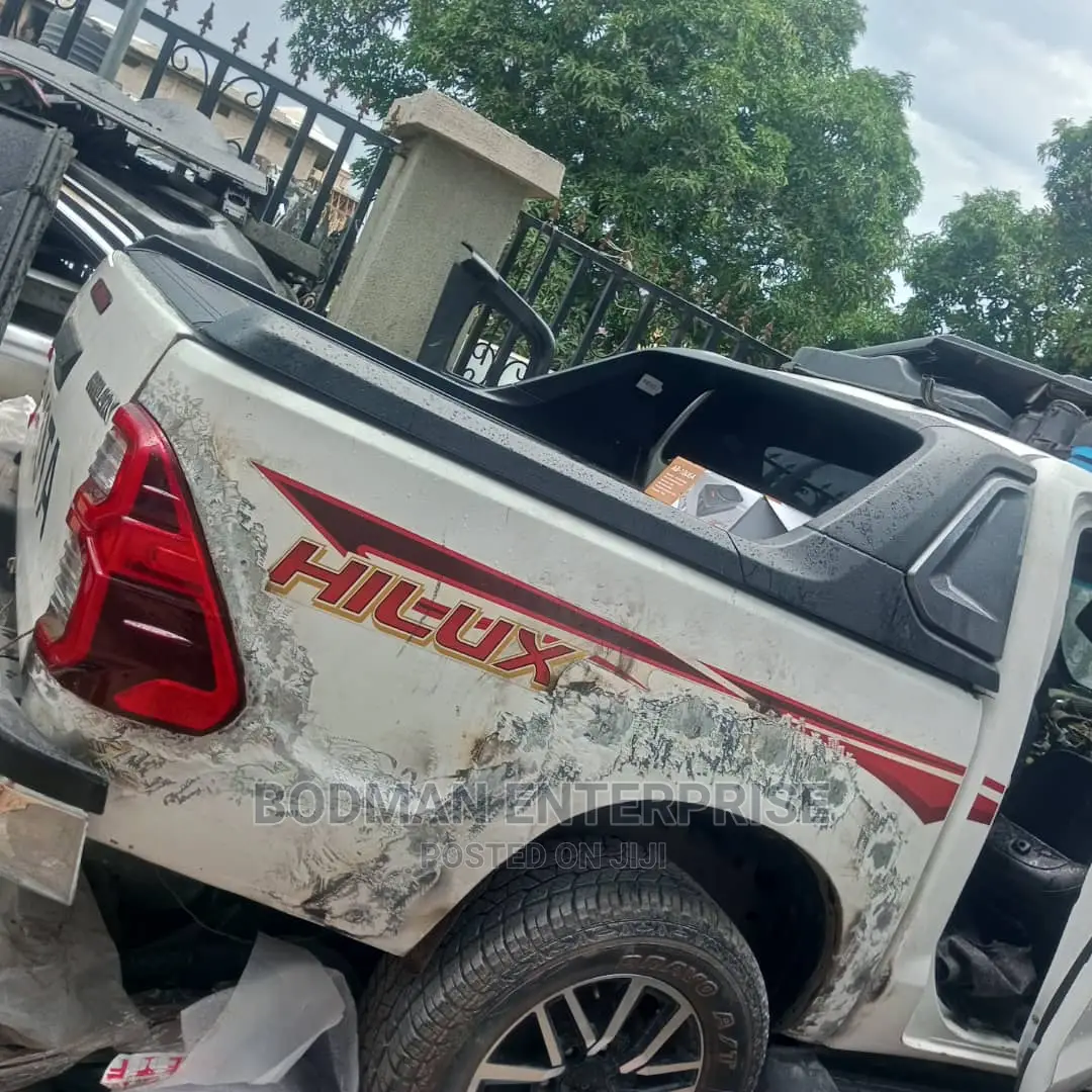 Rolling Boot Cover for Toyota Hilux +*