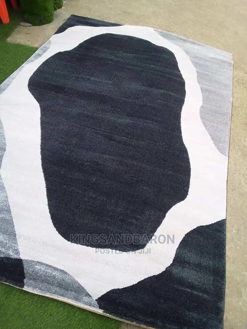 5*7fts Turkey White and Black Turkey Center Rug(7*10)