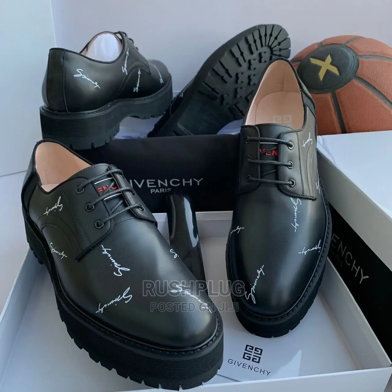 Givenchy Lúxury Leather Shoe