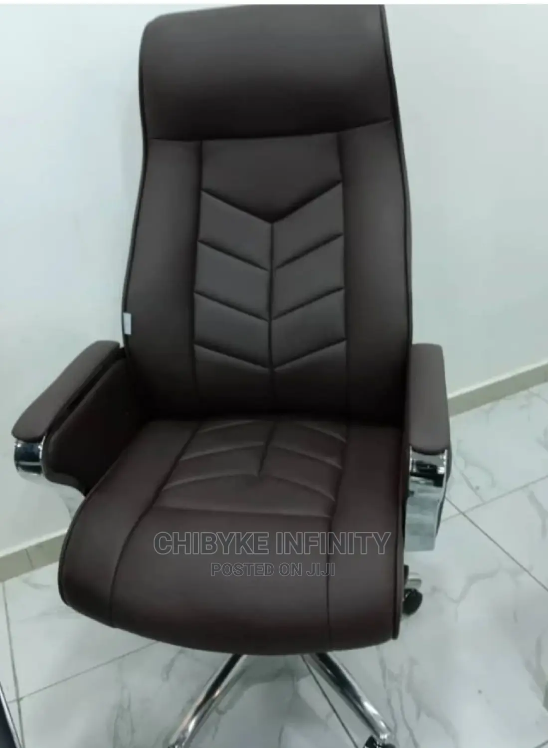 Brand New and Top Quality Executive Swivel Office Chair