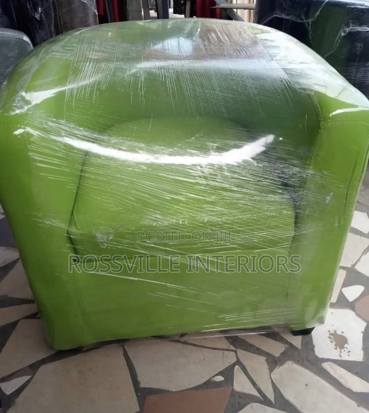 Chic Comfy – The Perfect Single Chair for Your Living Room or Office