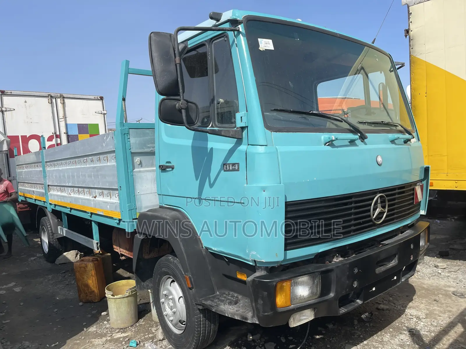 Mercedes-Benz 814 Bucket
