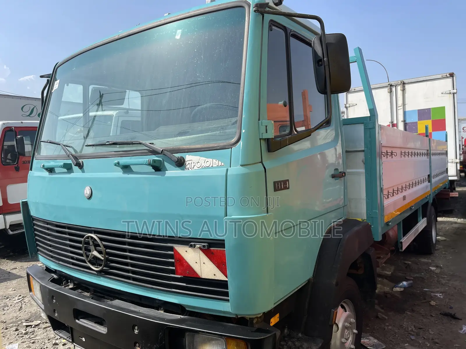 Mercedes-Benz 814 Bucket