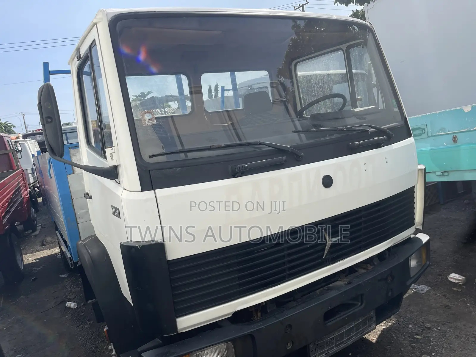 Mercedes-Benz Direct Bucket