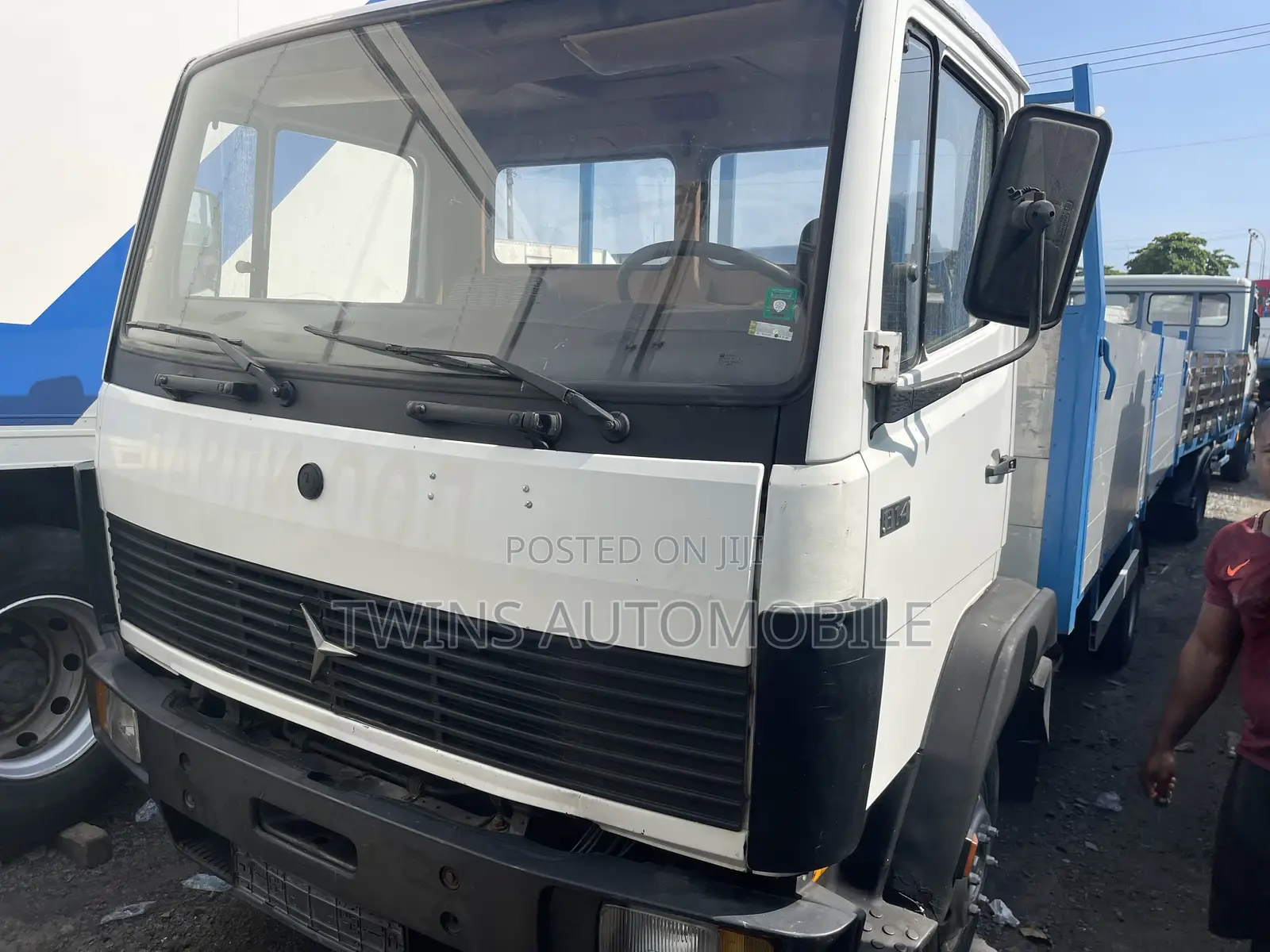 Mercedes-Benz Direct Bucket