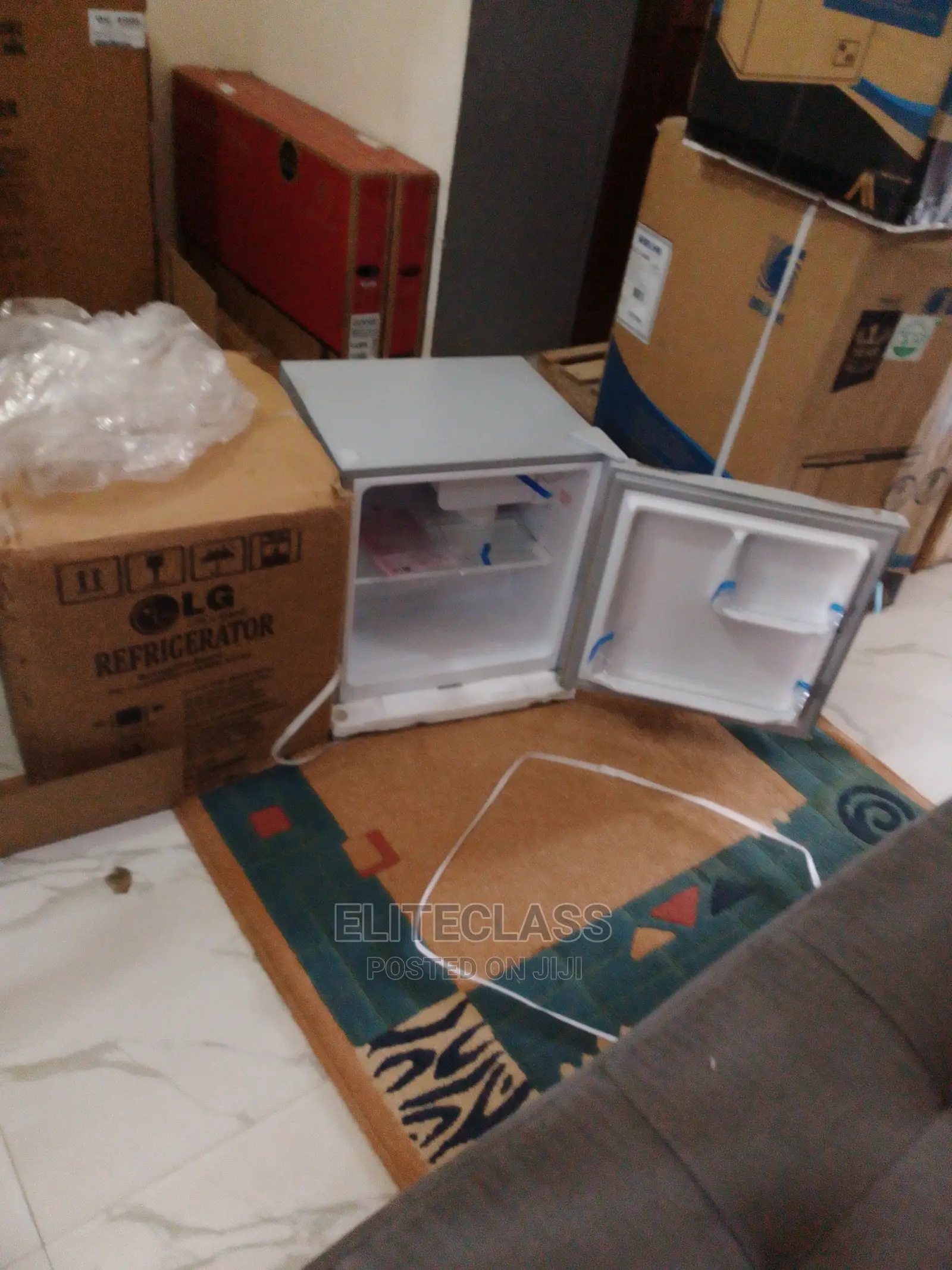 LG Bedside Refrigerator Gc-065l Suitable for Your Home