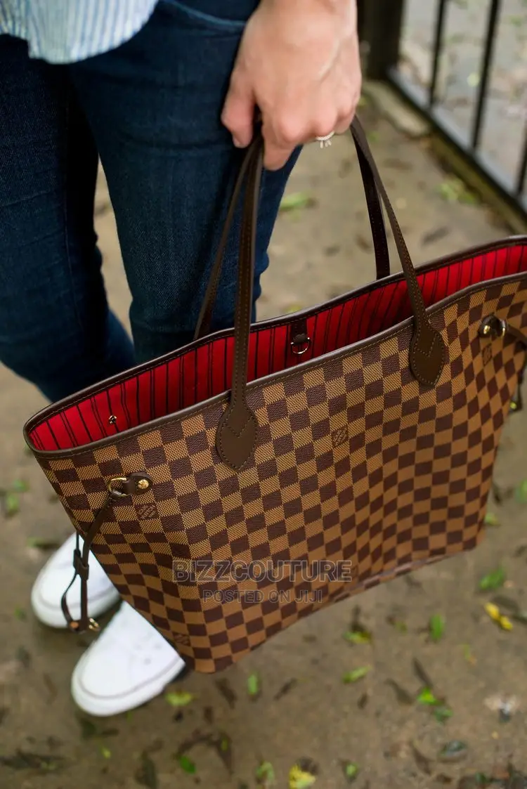 Original LOUIS VUITTON Shoulder Bagx Available in Store
