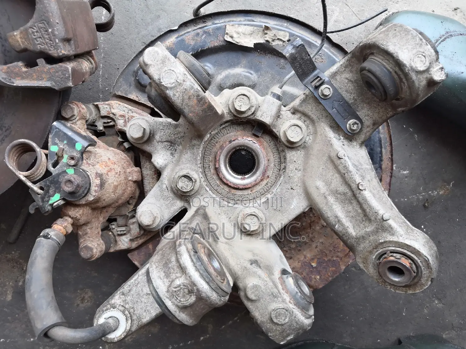 Complete Back Hub,Callipers, Spindle, Brake Pads and Disks