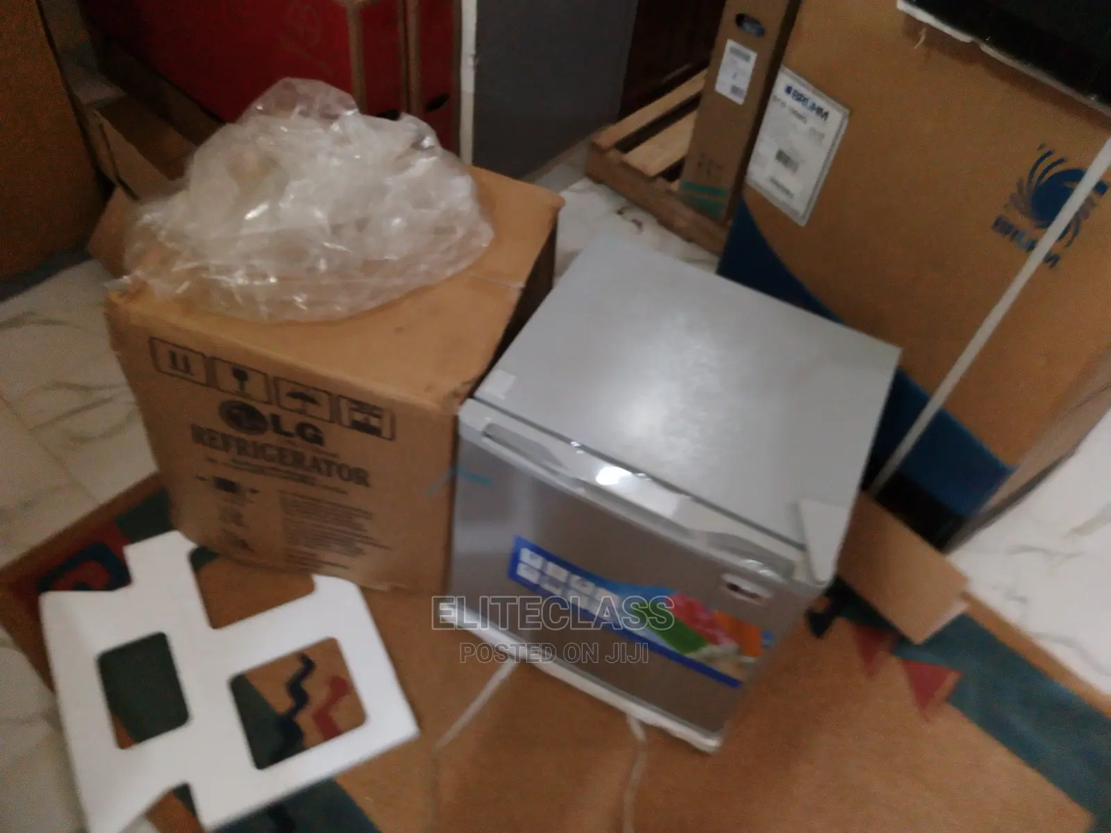 Classic LG Bedside Fridge Gc-065l