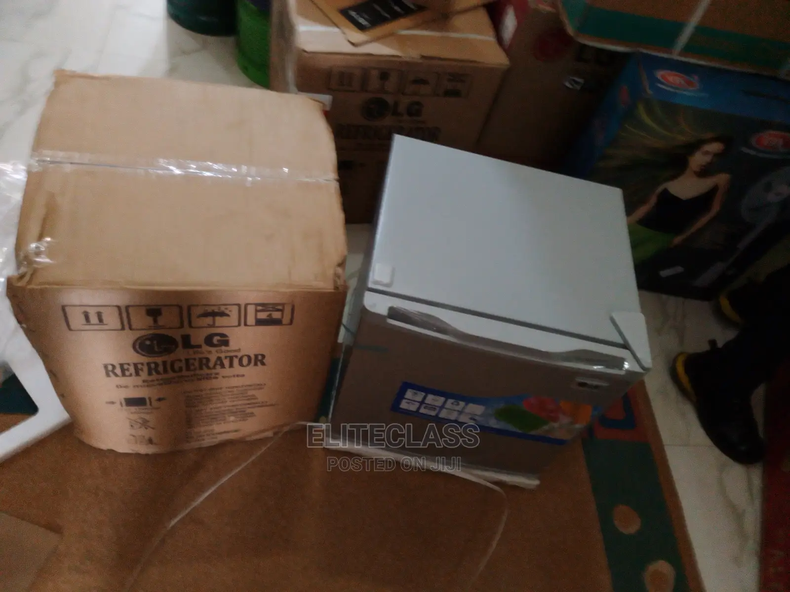 Mini Fridge Gc-065l With Top Freezer