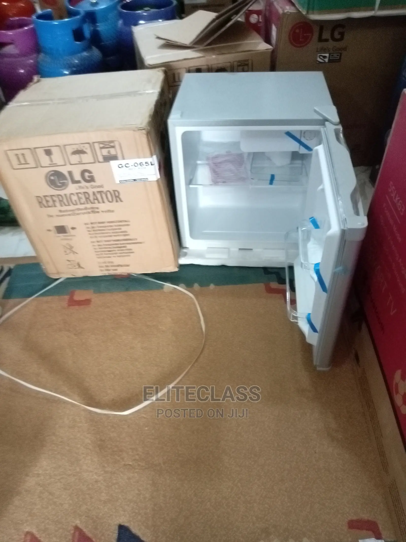 LG Mini Refrigerator Gc-065l +Top Freezer