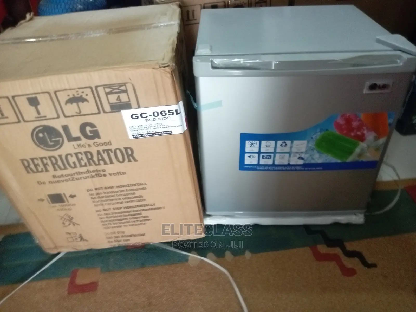 LG Mini Refrigerator Gc-065l +Top Freezer