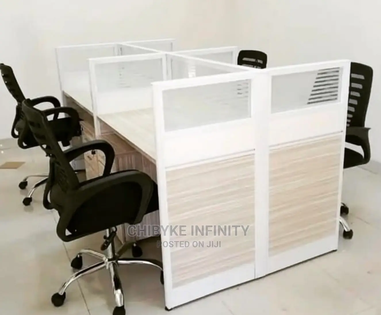 High Quality Office Wooden Workstation Table With 4 Chairs.