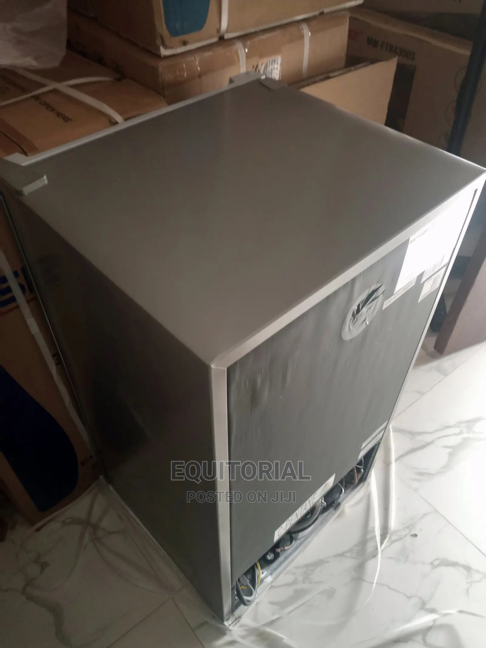 Skyrun Single Door Refrigerator BCD-95a)