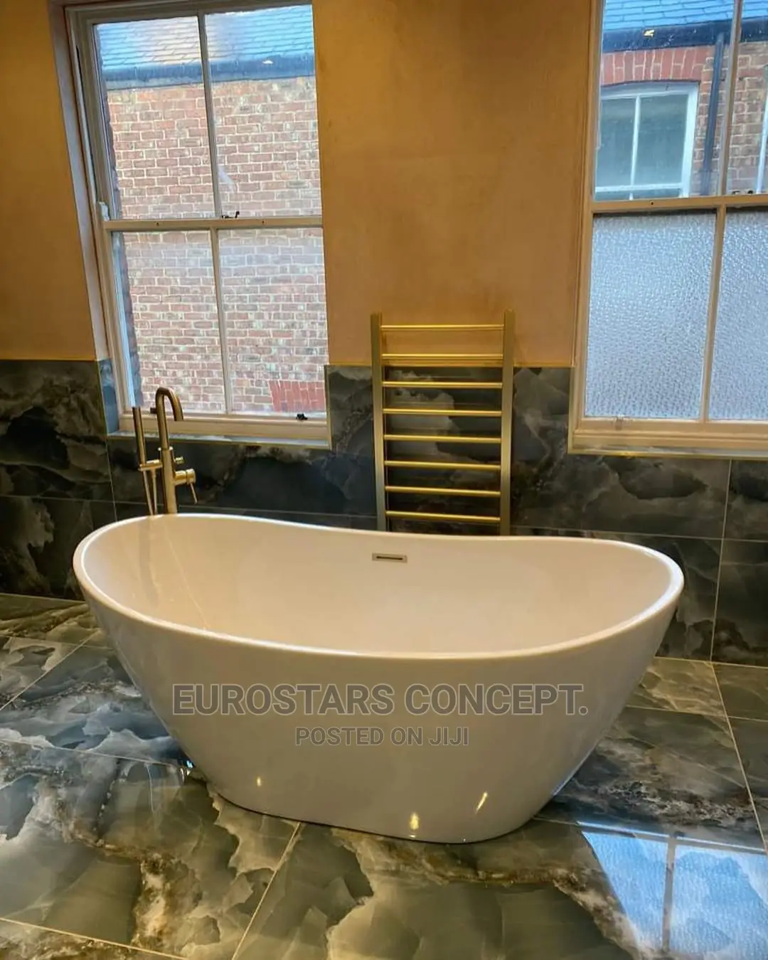 Free White Acrylic Bathtub