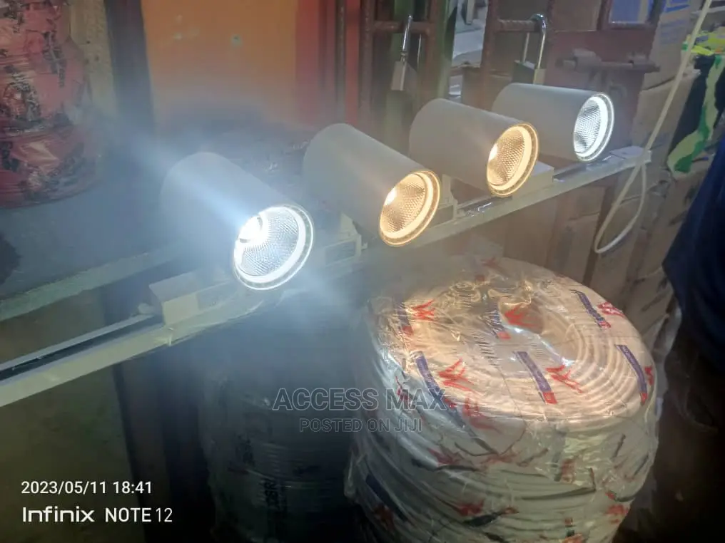 40watt 4-light In1. Track Light