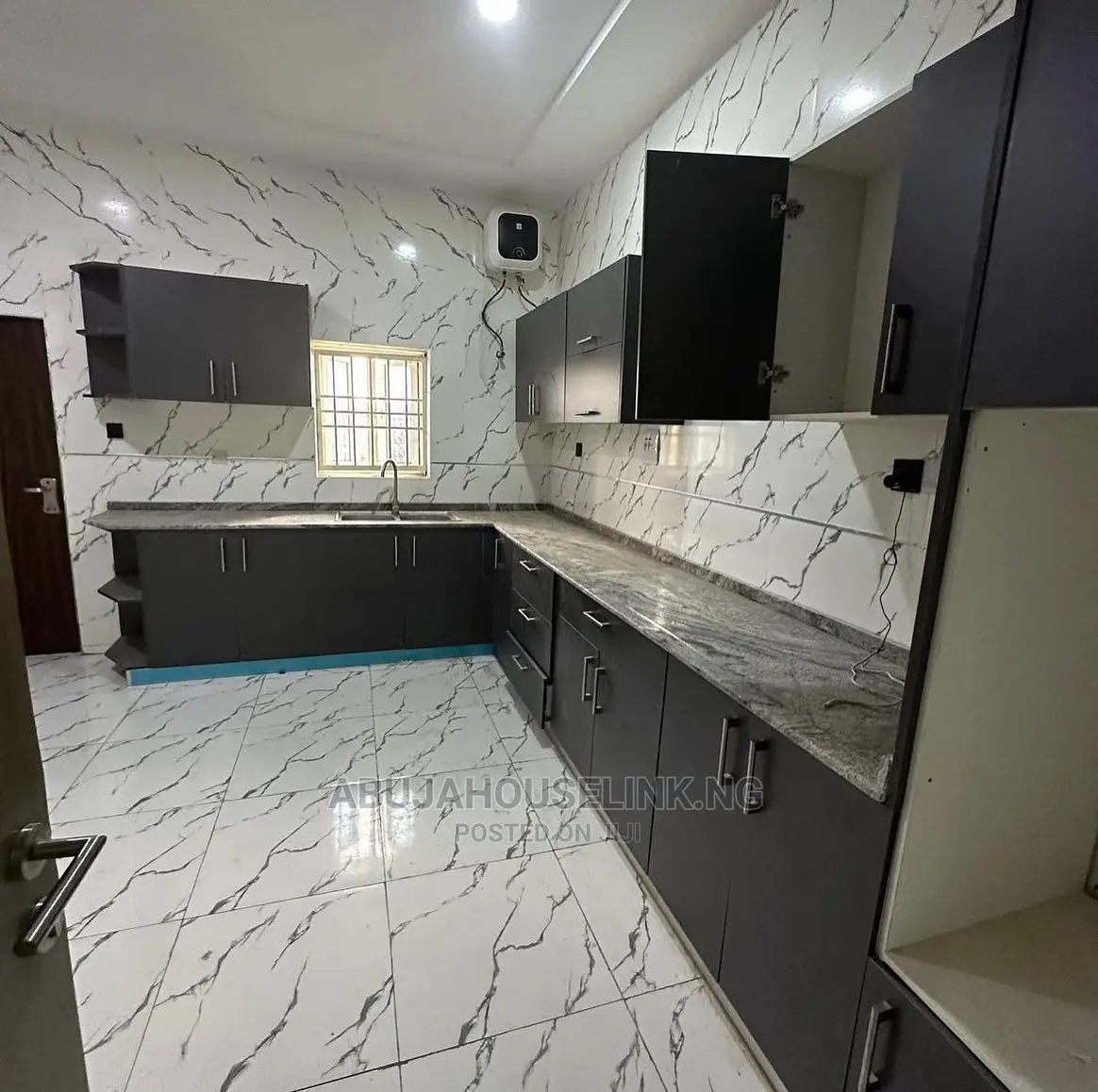 5bdrm Duplex in Guzape Abuja for sale