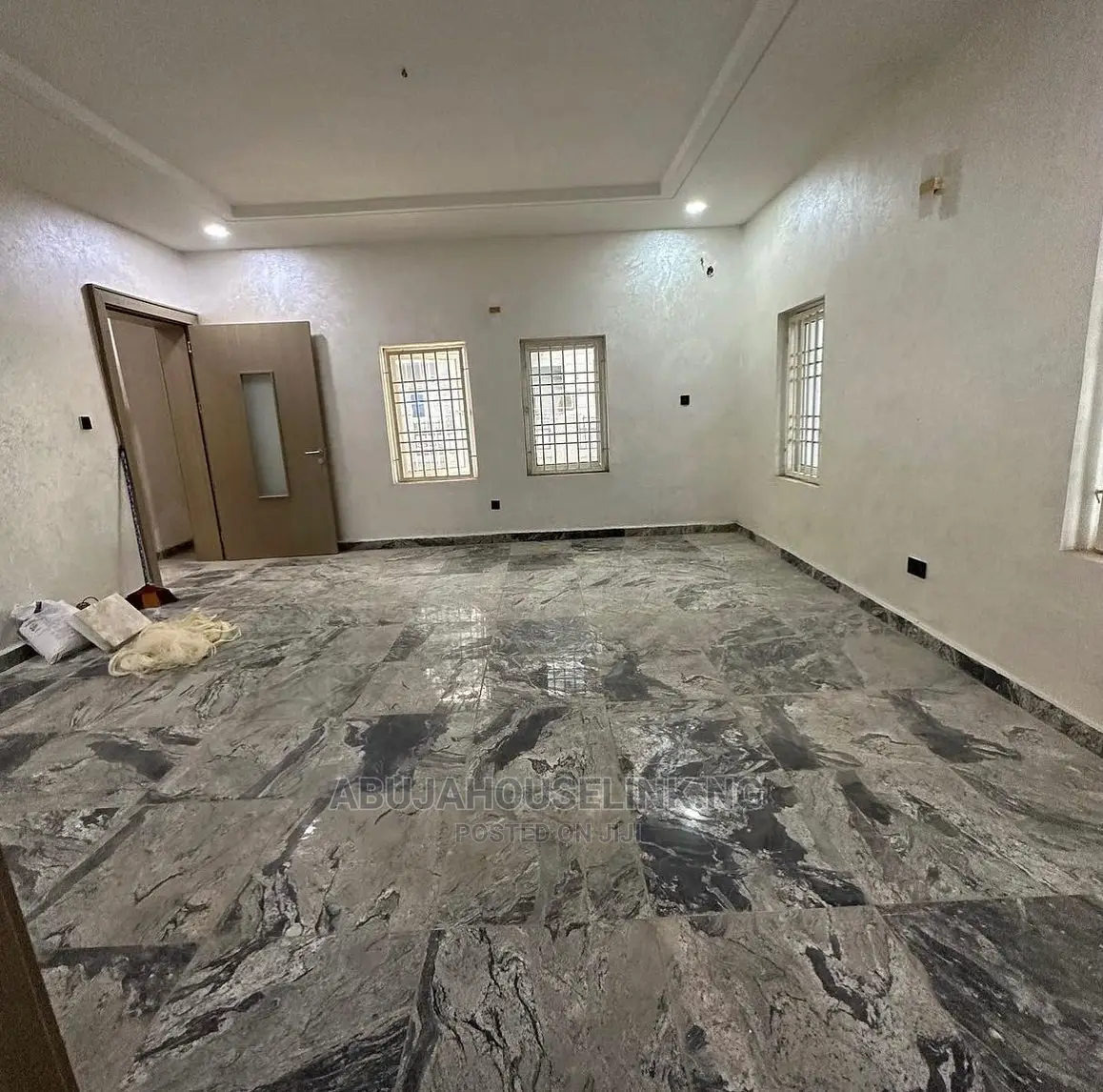 5bdrm Duplex in Guzape Abuja for sale