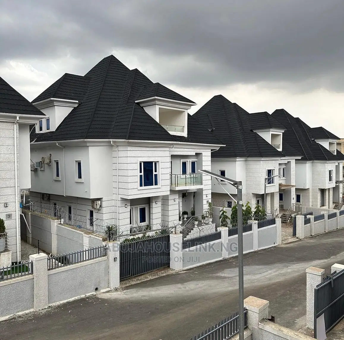 5bdrm Duplex in Guzape Abuja for sale