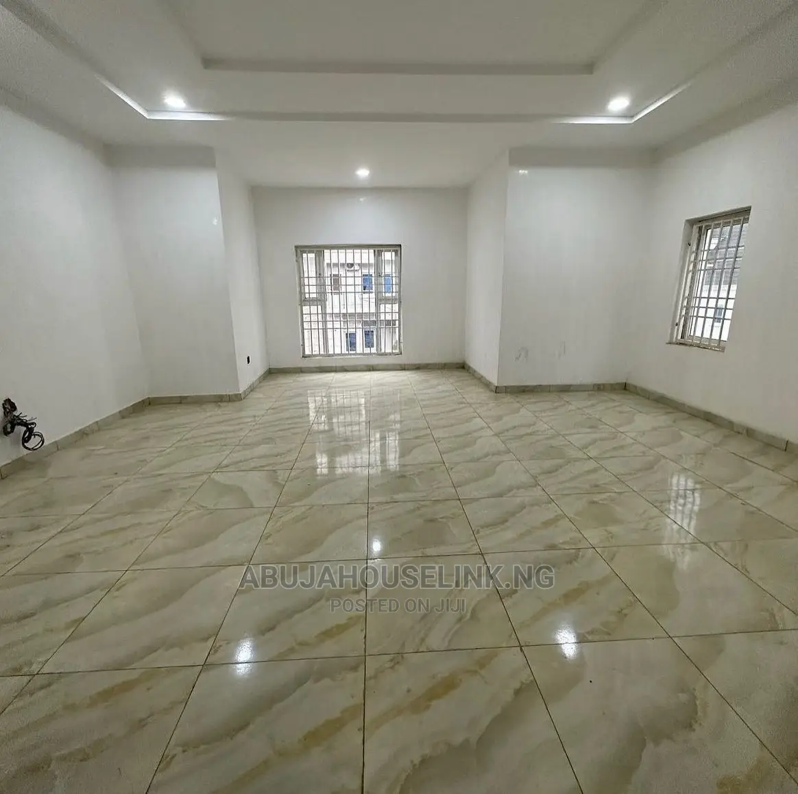 5bdrm Duplex in Guzape Abuja for sale
