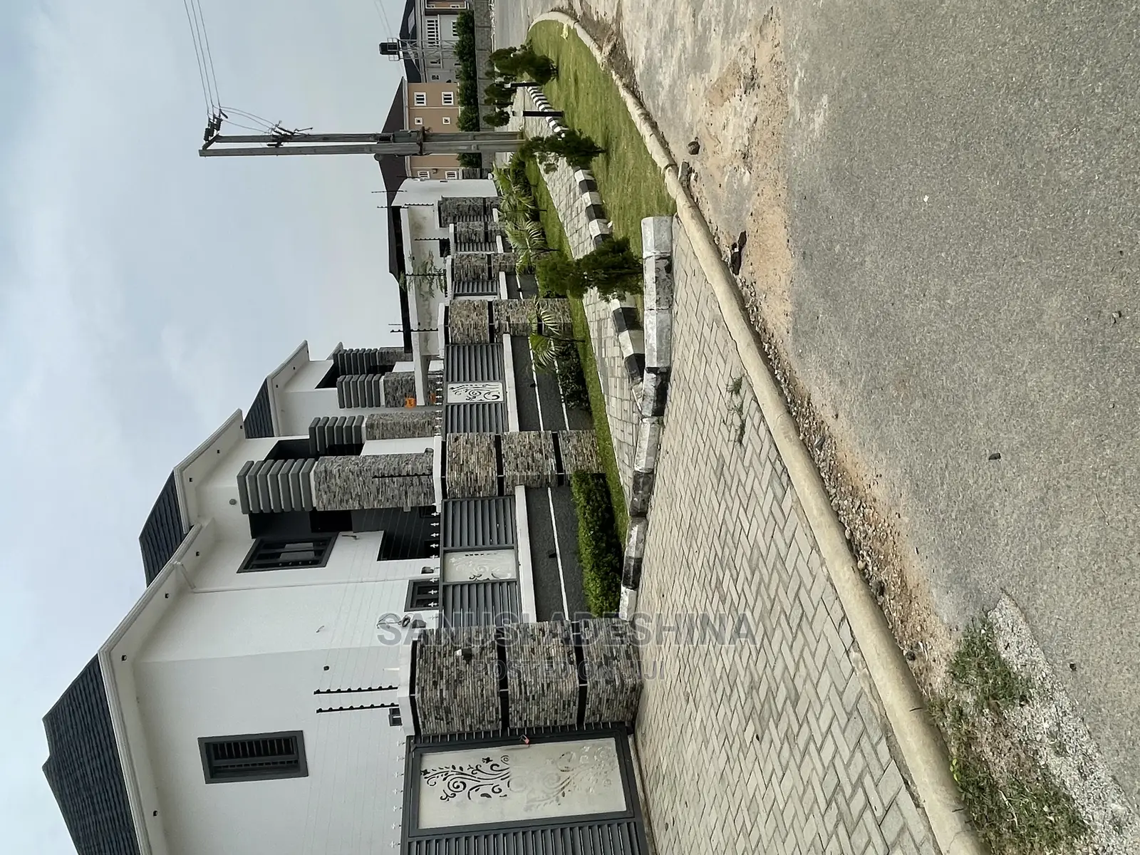 4bdrm Duplex in Jahi Very Close To for sale