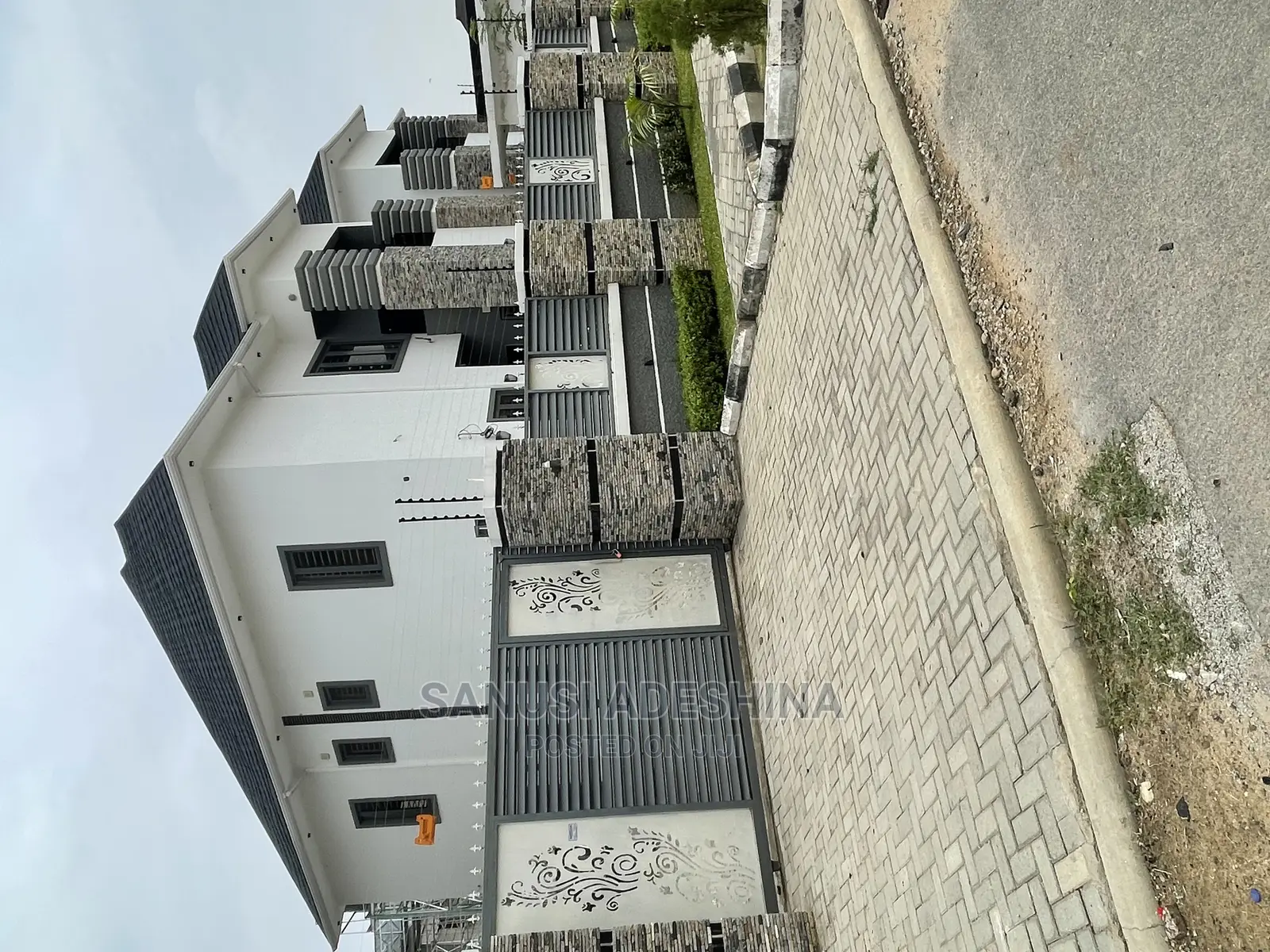 4bdrm Duplex in Jahi Very Close To for sale