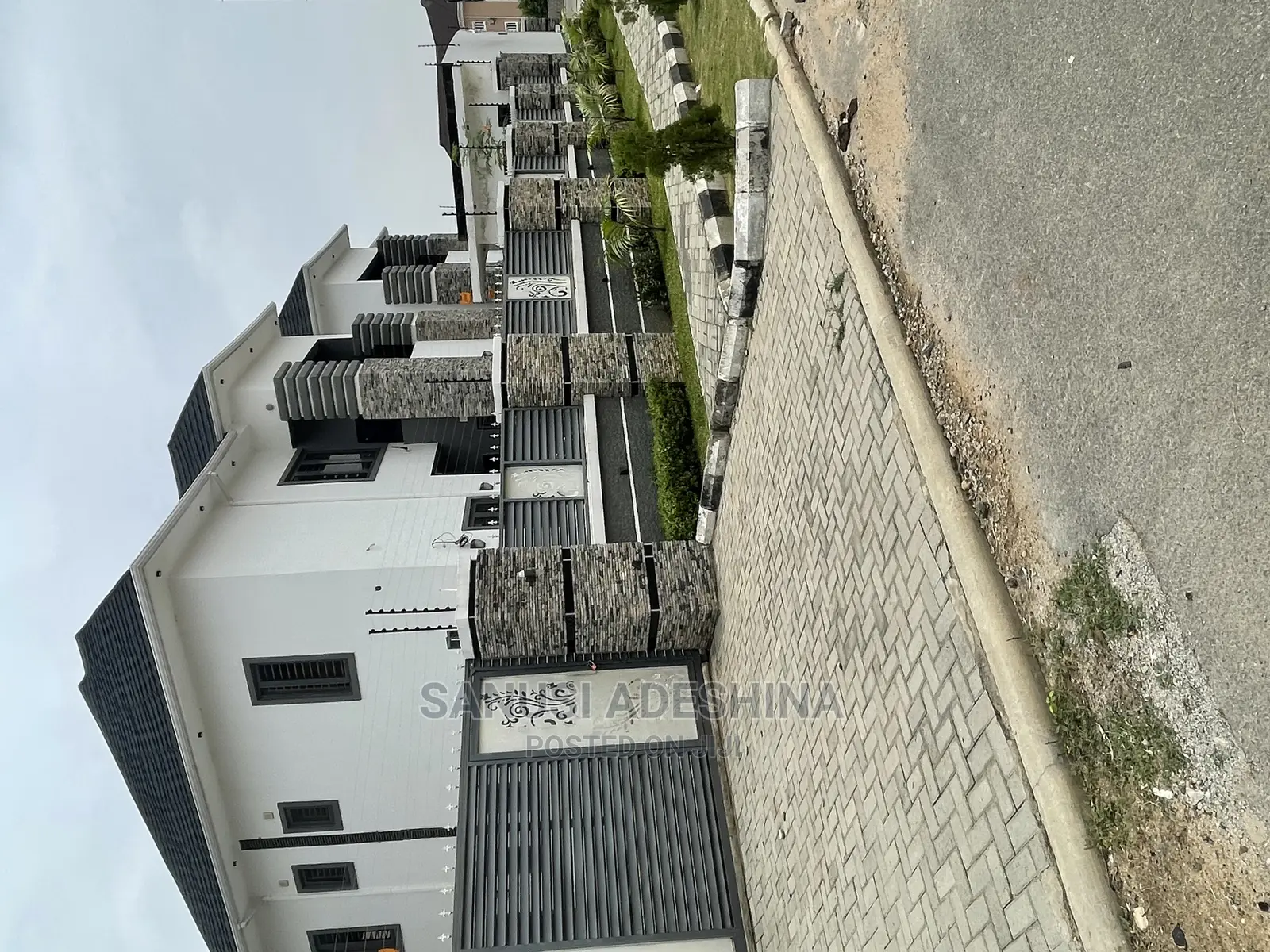 4bdrm Duplex in Jahi Very Close To for sale