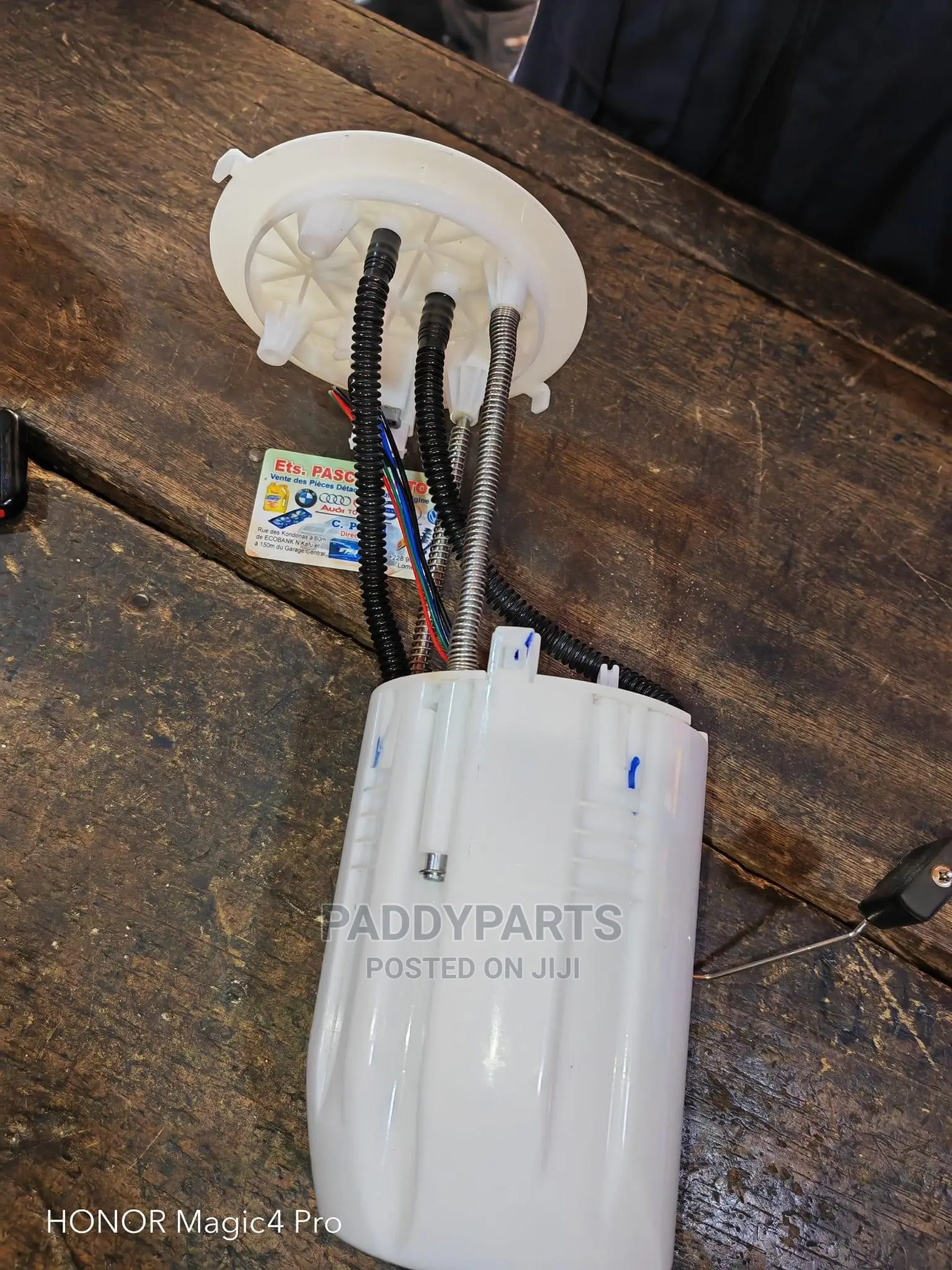 Toyota Hilux Fuel Pump (Complete)