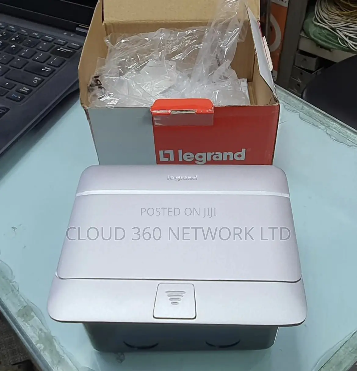 Legrand 3module Pop Up Box