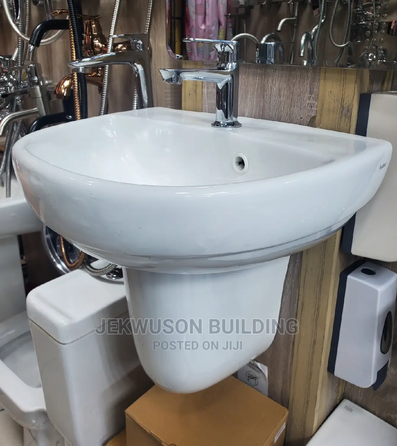 Suspended Dining Ceramic Wash Hand Basin