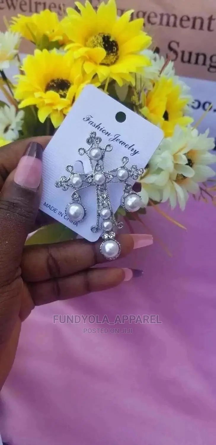 Unisex Pearl Stone Brooch