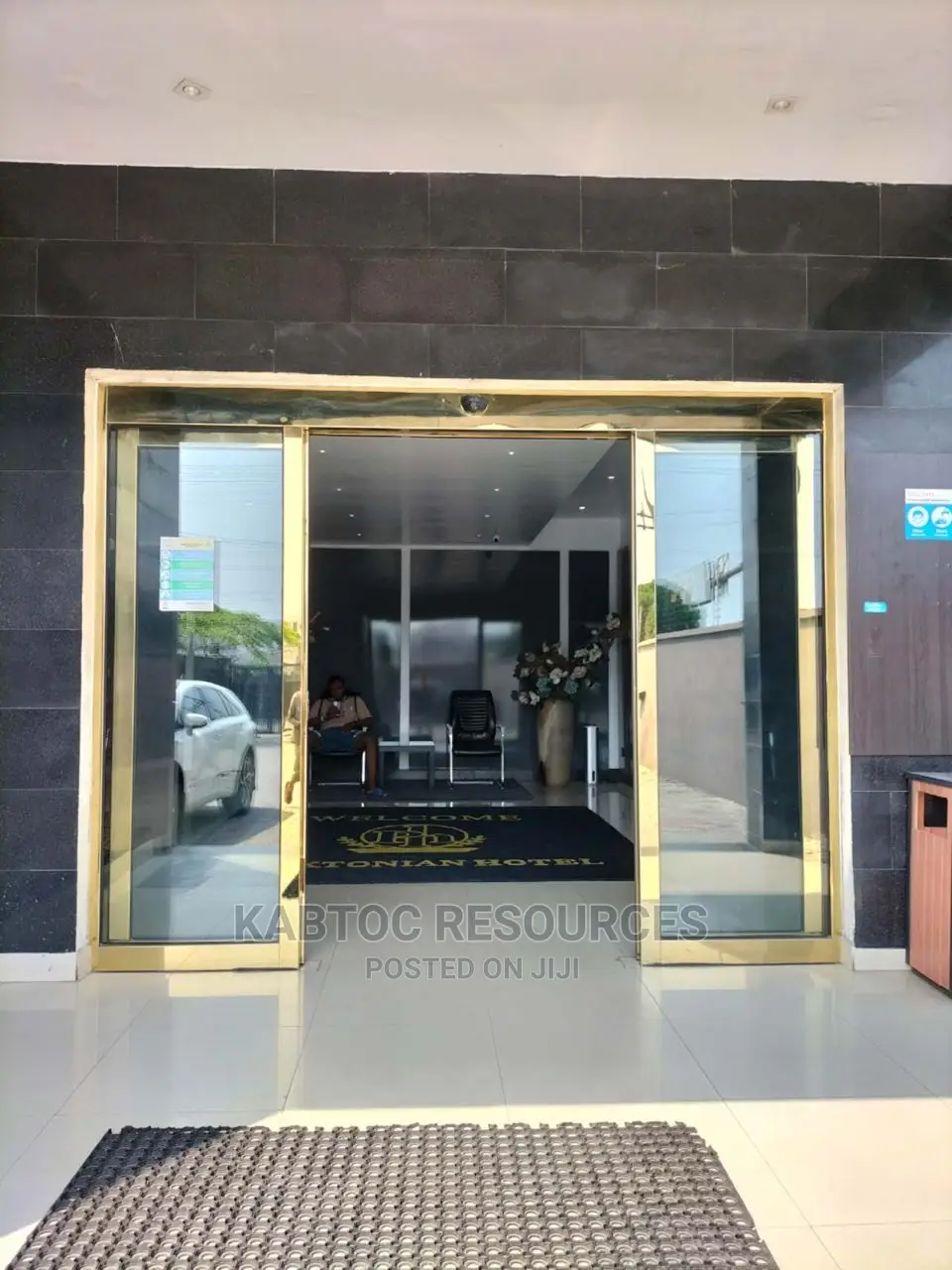 Automated/Sensored Glass Door