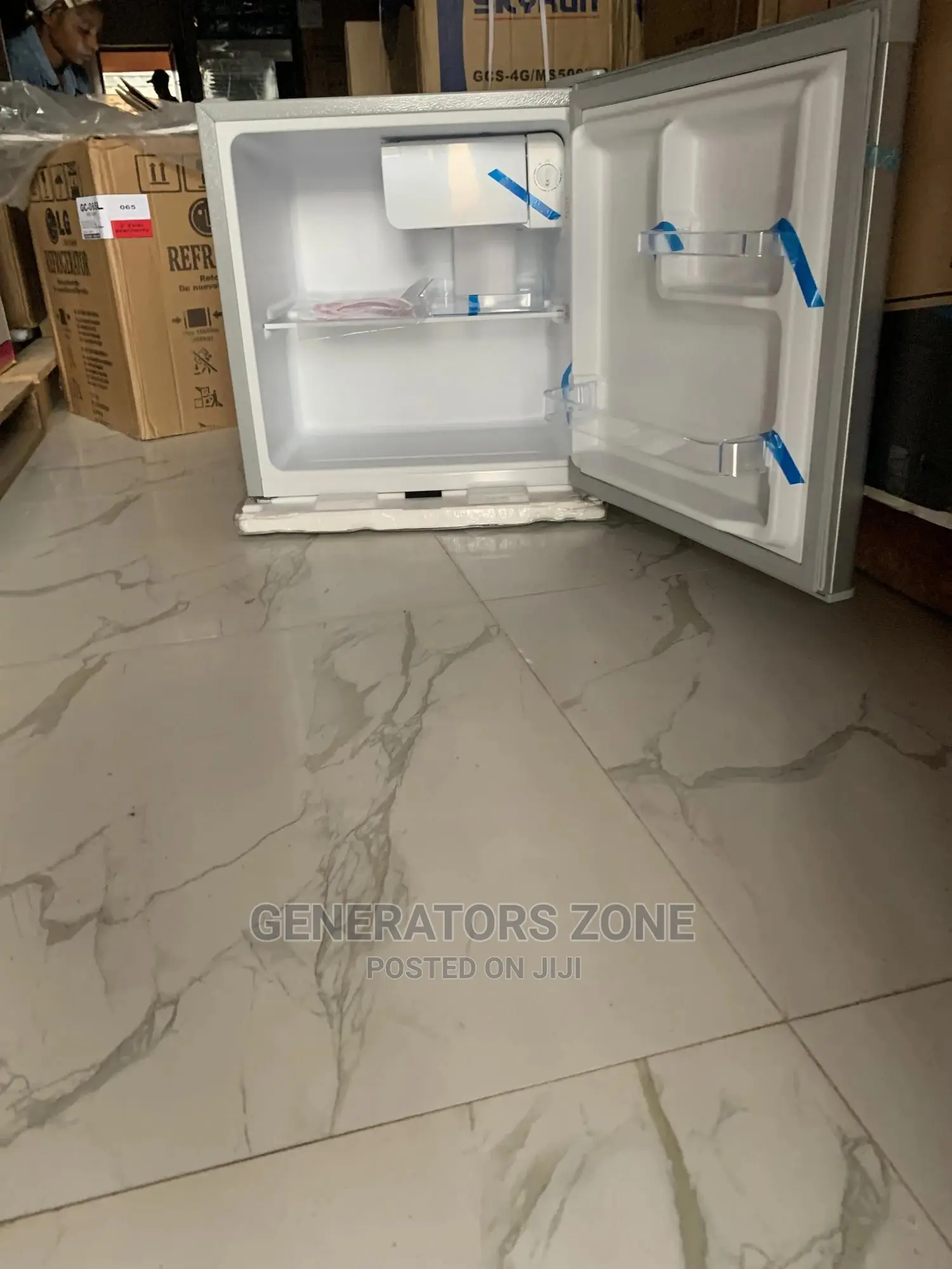 Fast Cooling LG Bedside Refrigerator Gc-065l
