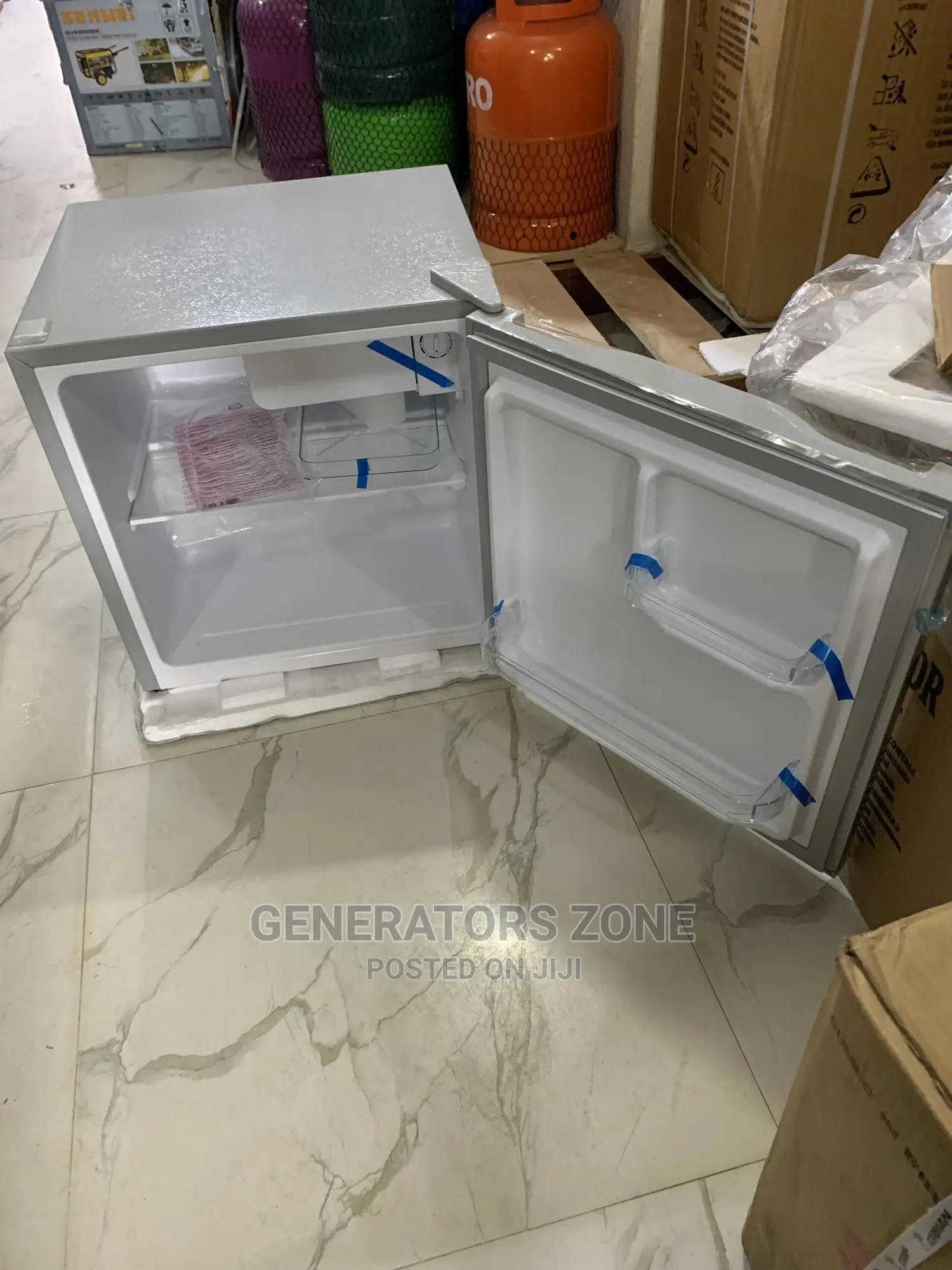 Classic LG Mini Fridge Gc-065l With Top Freezer